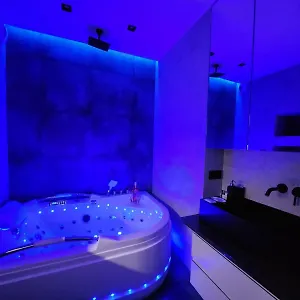  Апартаменты House - In With Private Jacuzzi, Full Access To Sauna, Gym And Billards - Studia Z Prywatnym Jacuzzi Oraz Dostepem Do Sauny, Silowni I Bilarda